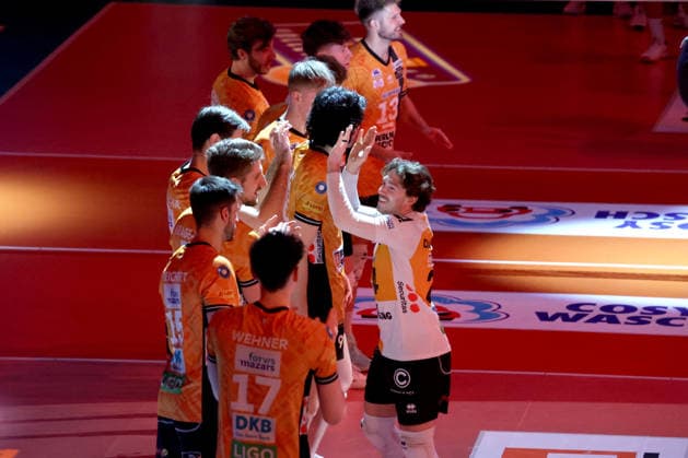 DEU, DVV, 1 VBL, BR Volleys vs WWK Volleys Herrsching, 28 12 2025, Max Schmeling Halle, Berlin, DEU, DVV, 1 VBL, BR Volleys vs WWK Volleys Herrsching, in the picture BR Volleys players circle, Kyle Dagostino BR Volleys 24 nordphotoxGmbHx xEngler nph00076