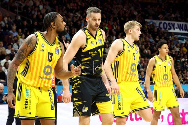 DEU, easyCredit BBL, ALBA vs MHP Riesen Ludwigsburg, 29 12 2025, Uber Arena, Berlin, DEU, easyCredit BBL, ALBA vs MHP Riesen Ludwigsburg, pictured J Wan Roberts ALBA Berlin 13 , Sam Griesel ALBA Berlin 5 , Jack Kayil ALBA Berlin 7 , Jonas Wohlfarth Bottermann Ludwigsburg 18 nordphotoxGmbHx xEngler nph00076
