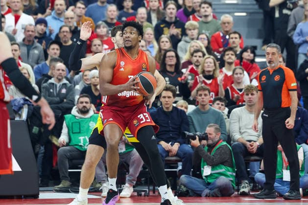 David McCormack FC Bayern Basketball, 33 with ball, GER, FC Bayern Basketball vs Maccabi Rapyd Tel Aviv, Basketball, Euroleague, Matchday 19, Season 2025 2026, 02 01 2026, GER, FC Bayern Basketball vs Maccabi Rapyd Tel Aviv, Basketball, Euroleague, Matchday 19, Season 2025 2026, 02 01 2026 Muenchen Copyright: xEibner-Pressefoto JennixMaulx EP_JML