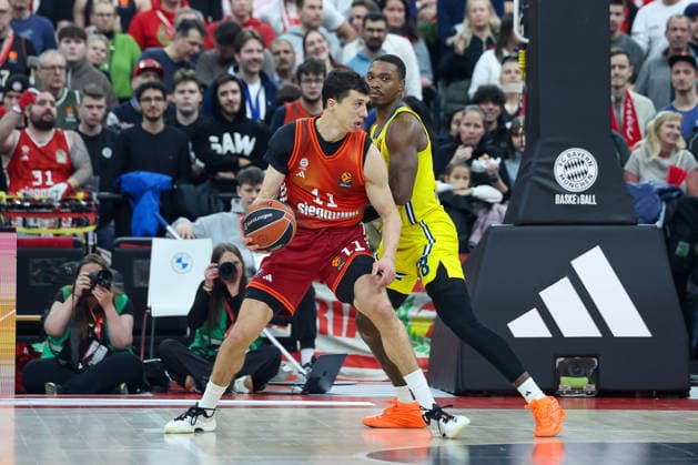Vladimir Lucic FC Bayern Basketball, 11 with Lonnie Walker Maccabi Rapyd Tel Aviv, 08 , GER, FC Bayern Basketball vs Maccabi Rapyd Tel Aviv, Basketball, Euroleague, Matchday 19, Season 2025 2026, 02 01 2026, GER, FC Bayern Basketball vs Maccabi Rapyd Tel Aviv, Basketball, Euroleague, Matchday 19, Season 2025 2026, 02 01 2026 Munich Copyright: xEibner-Pressefoto JennixMaulx EP_JML