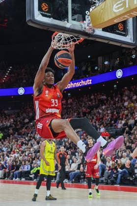 Dunk David McCormack FC Bayern Basketball, 33 , GER, FC Bayern Basketball vs Maccabi Rapyd Tel Aviv, Basketball, Euroleague, Matchday 19, Season 2025 2026, 02 01 2026, GER, FC Bayern Basketball vs Maccabi Rapyd Tel Aviv, Basketball, Euroleague, Matchday 19, Season 2025 2026, 02 01 2026 Muenchen Copyright: xEibner-Pressefoto JennixMaulx EP_JML