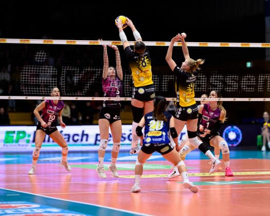 Emilie, Respaut service, Schwarz Weiss Erfurt, 5 , Kinga, Szueks outside attack, Schwarz Weiss Erfurt, 10 , Roosa, Laakkonen middle block, VfB Suhl LOTTO Thueringen, 4 , McKenzie, Foley outside attack, VfB Suhl LOTTO Thueringen, 8 , Xiang Chen, Lai Libera, VfB Suhl LOTTO Thueringen, 20 , Alina, Zellin middle block, Schwarz Weiss Erfurt, 1 GER, Thuringia, VfB Suhl LOTTO Thüringen vs Schwarz Weiss Erfurt, Volleyball, Volleyball Bundesliga, Spielnr 2084, Saturday, 03 01 2026 GER, Thuringia, VfB Suhl LOTTO Thüringen vs Schwarz Weiss Erfurt, Volleyball, Volleyball Bundesliga, Spielnr 2084, Saturday, 03 01 2026 Eisenach Copyright: xEibner-Pressefoto MartinxHerbstx EP_MHT