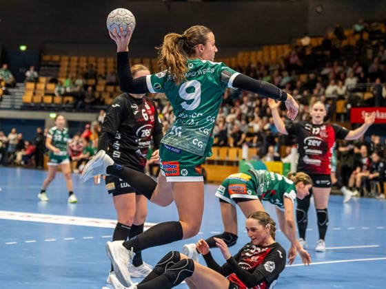 Gianina Bianco Frisch Auf Women, 09 jumps far into the circle, BSV Sachsen Zwickau vs Frisch Auf Goeppingen, Handball, 1 Bundesliga, Season 2025 2026, 03 01 2026 BSV Sachsen Zwickau vs Frisch Auf Goeppingen, Handball, 1 Bundesliga, Season 2025 2026, 03 01 2026 Zwickau Copyright: xMichaelxSchmidt Eibner-Pressefotx EP_MST
