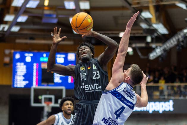 Melkisedek Moreaux Tigers Tuebingen, 23 Brock Gardner HAKRO Merlins Crailsheim, 04 GER, HAKRO Merlins Crailsheim vs Tigers Tuebingen, Basketball, BARMER 2 Bundesliga Bundesliga, Pro A, Season 2025 2026, 16 Matchday, 03 01 2026 GER, HAKRO Merlins Crailsheim vs Tigers Tuebingen, Basketball, BARMER 2 Bundesliga Bundesliga, Pro A, Season 2025 2026, 16 Matchday, 03 01 2026 Ilshofen Copyright: xEibner-Pressefoto ArdanxFuessmanx EP_AFN