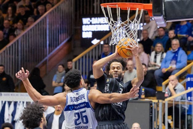Miles Tention Tigers Tuebingen, 03 Marvin Ogunsipe HAKRO Merlins Crailsheim, 26 GER, HAKRO Merlins Crailsheim vs Tigers Tuebingen, Basketball, BARMER 2 Bundesliga Bundesliga, Pro A, Season 2025 2026, 16 Matchday, 03 01 2026 GER, HAKRO Merlins Crailsheim vs Tigers Tuebingen, Basketball, BARMER 2 Bundesliga Bundesliga, Pro A, Season 2025 2026, 16 Matchday, 03 01 2026 Ilshofen Copyright: xEibner-Pressefoto ArdanxFuessmanx EP_AFN