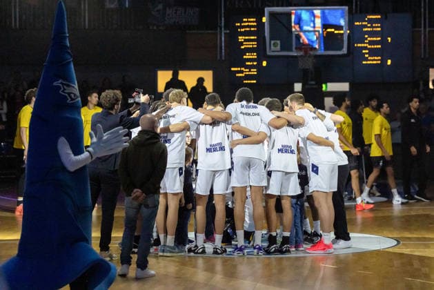 Team circle at Crailsheim before the start of the game GER, HAKRO Merlins Crailsheim vs Tigers Tuebingen, Basketball, BARMER 2 Bundesliga Bundesliga, Pro A, Season 2025 2026, 16 Matchday, 03 01 2026 GER, HAKRO Merlins Crailsheim vs Tigers Tuebingen, Basketball, BARMER 2 Bundesliga Bundesliga, Pro A, Season 2025 2026, 16 Matchday, 03 01 2026 Ilshofen Copyright: xEibner-Pressefoto ArdanxFuessmanx EP_AFN