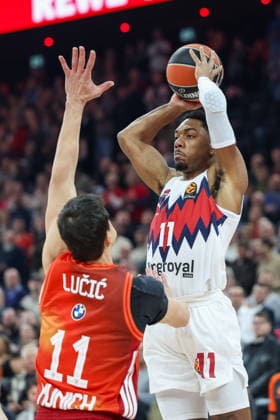 Trent Forrest Baskonia Vitoria Gasteiz, 11 with Vladimir Lucic FC Bayern Basketball, 11 , GER, FC Bayern Basketball vs Kosner Baskonia Vitoria Gasteiz, Basketball, Euroleague, Matchday 20, Season 2025 2026, 07 01 2026, GER, FC Bayern Basketball vs Kosner Baskonia Vitoria Gasteiz, Basketball, Euroleague, Matchday 20, Season 2025 2026, 07 01 2026 Munich Copyright: xEibner-Pressefoto JennixMaulx EP_JML