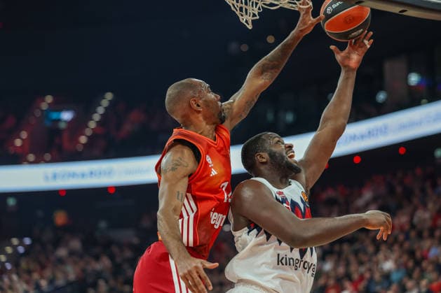 Isiaha Mike FC Bayern Basketball, 22 with Eugene Omoruyi Baskonia Vitoria Gasteiz, 05 , GER, FC Bayern Basketball vs Kosner Baskonia Vitoria Gasteiz, Basketball, Euroleague, Matchday 20, Season 2025 2026, 07 01 2026, GER, FC Bayern Basketball vs Kosner Baskonia Vitoria Gasteiz, Basketball, Euroleague, Matchday 20, Season 2025 2026, 07 01 2026 Munich Copyright: xEibner-Pressefoto JennixMaulx EP_JML