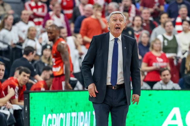 Svetislav Pesic FC Bayern Basketball, Head Coach calls, Emotions, GER, FC Bayern Basketball vs Kosner Baskonia Vitoria Gasteiz, Basketball, Euroleague, Matchday 20, Season 2025 2026, 07 01 2026, GER, FC Bayern Basketball vs Kosner Baskonia Vitoria Gasteiz, Basketball, Euroleague, Matchday 20, Season 2025 2026, 07 01 2026 Munich Copyright: xEibner-Pressefoto JennixMaulx EP_JML