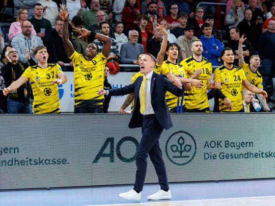 Mikko Riipinen MHP Riesen Ludwigsburg, coach, team, squad, cheers, jubilation, positive emotions, positive emotion, BMA365 Bamberg Baskets vs MHP Riesen Ludwigsburg, basketball, easyCredit BBL, Matchday 15, 09 01 2026 BMA365 Bamberg Baskets vs MHP Riesen Ludwigsburg, basketball, easyCredit BBL, Matchday 15, 09 01 2026 Bamberg Copyright: xEibner-Pressefoto G.xSantemizx EP_EER