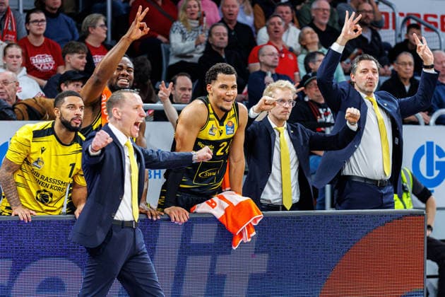 Team, squad, cheers, jubilation, positive emotions, positive emotion, BMA365 Bamberg Baskets vs MHP Riesen Ludwigsburg, Basketball, easyCredit BBL, Matchday 15, 09 01 2026 BMA365 Bamberg Baskets vs MHP Riesen Ludwigsburg, Basketball, easyCredit BBL, Matchday 15, 09 01 2026 Bamberg Copyright: xEibner-Pressefoto G.xSantemizx EP_EER