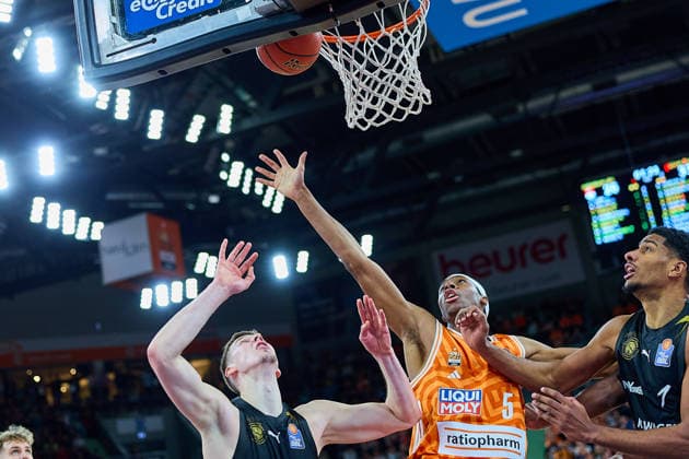 Luka Scuka Basketball Loewen Braunschweig, 05 , Mohamed Diakite ratiopharm ulm, 05 , David N Guessan Basketball Loewen Braunschweig, 01 GER, ratiopharm ulm vs Basketball Loewen Braunschweig, Basketball, Matchday 15, EasyCredit Bundesliga, Season 2025 2026, 10 01 2026 GER, ratiopharm ulm vs Basketball Loewen Braunschweig, Basketball, Matchday 15, EasyCredit Bundesliga, Season 2025 2026, 10 01 2026 Neu Ulm Copyright: xEibner-Pressefoto GeraldxOelze-dexStoppanyx EP_ODS