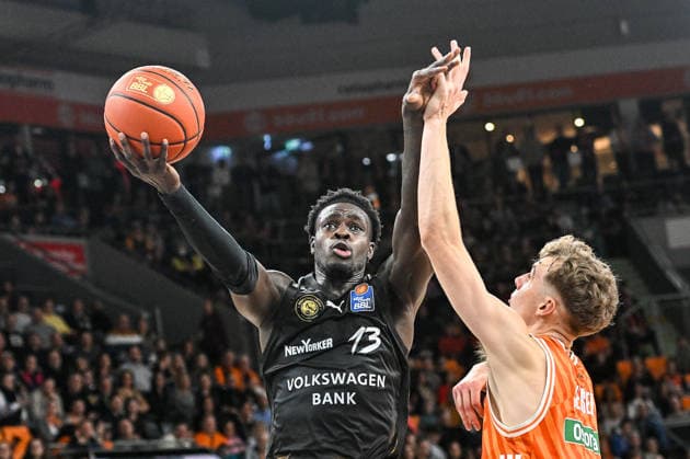 GER, BBL, ratiopharm Ulm vs Basketball Löwen Braunschweig 10 01 2026, ratiopharm arena, Neu Ulm, GER, BBL, ratiopharm Ulm vs Basketball Löwen Braunschweig, pictured Barra Njie Braunschweig, 13 , Tobias Brahe Jensen Ulm, 7 nordphotoxGmbHx xHafner nph00200