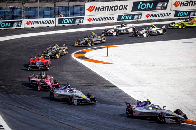 2025 FORMULA E MEXICO CITY ePRIX 51 MULLER Nico (swi), Porsche Formula E Team, Porsche 99X Electric, action, 94 WEHRLEIN Pascal (ger), Porsche Formula E Team, Porsche 99X Electric, action during the the Mexico City Paulo ePrix, 2nd round of the 2025-26 ABB FIA Formula E World Championship, WM, Weltmeisterschaft on the Autodromo Hermanos Rodriguez from January 8 to 10, 2025 in Mexico City, Mexico - Mexico CityMexico Copyright: xPauloxMariax
