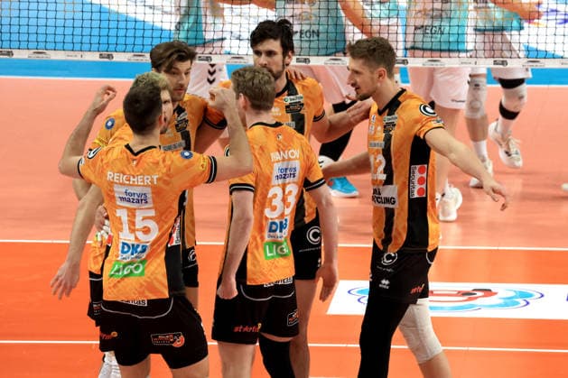 DEU, DVV, 1 VBL, BR Volleys vs SWD powevolleys Dueren, 11 01 2026, Max Schmeling Halle, Berlin, DEU, DVV, 1 VBL, BR Volleys vs SWD powevolleys Dueren, in the picture BR Volleys players circle nordphotoxGmbHx xEngler nph00076