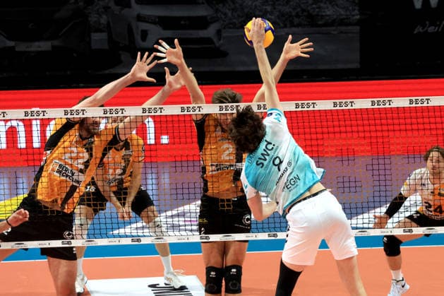 DEU, DVV, 1 VBL, BR Volleys vs SWD powevolleys Dueren, 11 01 2026, Max Schmeling Halle, Berlin, DEU, DVV, 1 VBL, BR Volleys vs SWD powevolleys Dueren, in the picture Jake Hanes BR Volleys 22 , Matthew Knigge BR Volleys 2 , Robin Baghdady Dueren 8 nordphotoxGmbHx xEngler nph00076