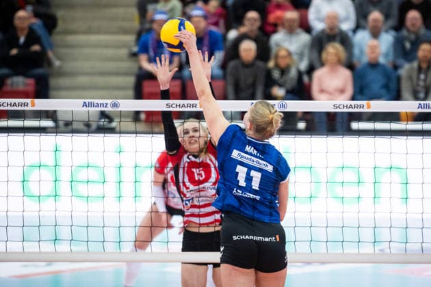 Pauline Martin Allianz MTV Stuttgart, 11 vs Alexa Sophie Thaden ETV Hamburger Volksbank Volleys, 15 GER, Allianz MTV Stuttgart ETV Hamburger Volksbank Volleys, Volleyball Bundesliga, VBL, 2025 2026 season, 11 01 2026 GER, Allianz MTV Stuttgart ETV Hamburger Volksbank Volleys, Volleyball Bundesliga, VBL, 2025 2026 season, 11 01 2026 Stuttgart Copyright: xSandyxDinkelackerx EP_SDR