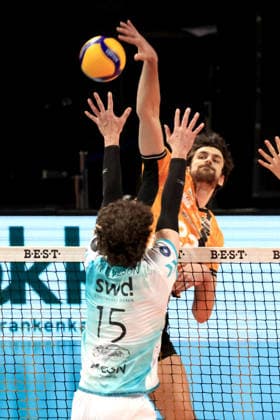 DEU, DVV, 1 VBL, BR Volleys vs SWD powevolleys Dueren, 11 01 2026, Max Schmeling Halle, Berlin, DEU, DVV, 1 VBL, BR Volleys vs SWD powevolleys Dueren, in the picture Jake Hanes BR Volleys 22 , Zac Hutcheson Dueren 15 nordphotoxGmbHx xEngler nph00076