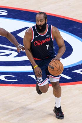 January 12, 2026, Los Angeles, California, USA: James Harden 1 of the Los Angeles Clippers controls the ball during a 2025 NBA, Basketball Herren, USA regular season game against the Charlotte Hornets on Monday January 12, 2026 at Intuit Dome Arena in Inglewood, California. Harden reached 28,598 career points, surpassing Shaquille Oâ€⠢Neal to move into ninth place on the NBAâ€⠢s all-time scoring list. JAVIER ROJAS PI Los Angeles USA - ZUMAp124 20260112_zaa_p124_055 Copyright: xJavierxRojasx