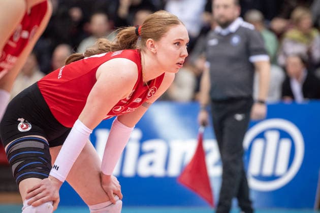 Julia Isabelle Bergmann THY Istanbul, 17 focused, concentrated GER, Allianz MTV Stuttgart THY Istanbul, CEV Volleyball Cup 2026 Round of 16, CEV, 2025 2026 season, 14 01 2026 GER, Allianz MTV Stuttgart THY Istanbul, CEV Volleyball Cup 2026 Round of 16, CEV, 2025 2026 season, 14 01 2026 Stuttgart Copyright: xSandyxDinkelackerx EP_SDR