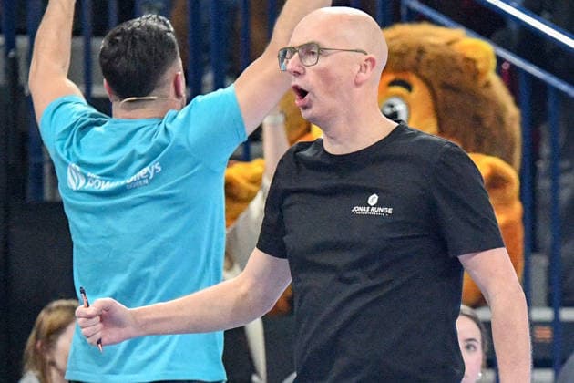 Christophe Achten Head Coach Powervolleys Düren celebrate a point, jubilation, celebrate the point, celebration, action, action, 14 01 2026, Düren Germany , Volleyball, 1 Bundesliga Men, SWD Powervolleys Düren VfB Friedrichshafen xmhx