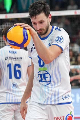 Aleksa Batak VfB Friedrichshafen, 8 , pensive, brooding, worried, pessimistic, 14 01 2026, Düren Germany , Volleyball, 1 Bundesliga Men, SWD Powervolleys Düren VfB Friedrichshafen xmhx