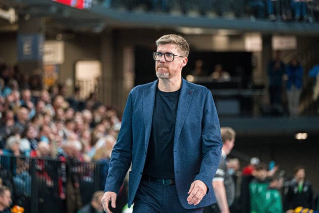 Volleyball I Men I Season 2025 2026 I Bundesliga I SVG Lüneburg TSV Haching Munich I 14 01 2026 Single photo, cropped, single image, cut out, isolated motif, sports shot, close-up, cropped, cropped shot, shot, single Stefan Hübner Coach, SVG Lüneburg Copyright: xLobeca Björn-OlexKehmx