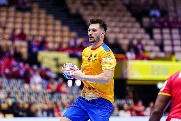 Andrei Buzle Romania, 47 DEN, Portugal vs Romania, Handball, EHF European Championship 2026, Group B, Matchday 1, 16 01 2026 DEN, Portugal vs Romania, Handball, EHF European Championship 2026, Group B, Matchday 1, 16 01 2026 Herning Copyright: xEibner-Pressefoto MarcelxvonxFehrnx EP_MFN