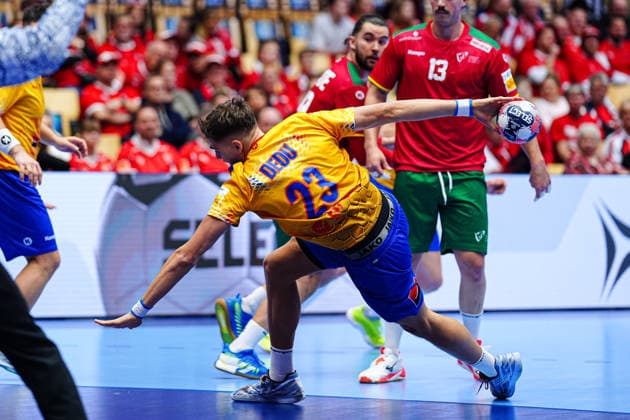 Throw Goal Calin Dedu Romania, 23 DEN, Portugal vs Romania, Handball, EHF European Championship 2026, Group B, Matchday 1, 16 01 2026 DEN, Portugal vs Romania, Handball, EHF European Championship 2026, Group B, Matchday 1, 16 01 2026 Herning Copyright: xEibner-Pressefoto MarcelxvonxFehrnx EP_MFN