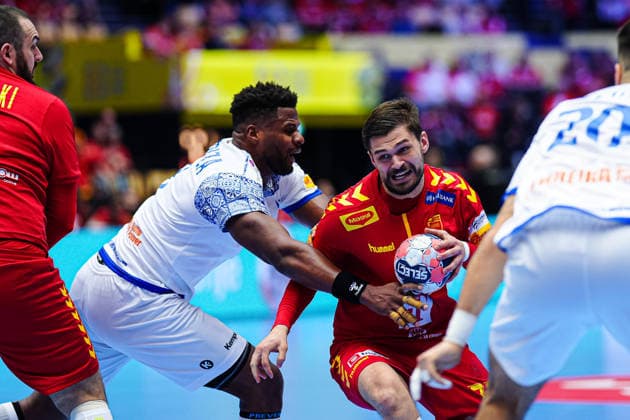 Victor Iturizza Portugal, 08 , Martin Serafimov North Macedonia, 77 DEN, North Macedonia vs Portugal, Handball, EHF European Championship 2026, Group B, Matchday 2, 18 01 2026 DEN, North Macedonia vs Portugal, Handball, EHF European Championship 2026, Group B, Matchday 2, 18 01 2026 Herning Copyright: xEibner-Pressefoto MarcelxvonxFehrnx EP_MFN
