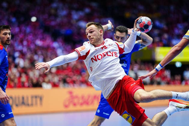 Throw Goal Mathias Gidsel Denmark, 19 DEN, Romania vs Denmark, Handball, EHF European Championship 2026, Group B, Matchday 2, 18 01 2026 DEN, Romania vs Denmark, Handball, EHF European Championship 2026, Group B, Matchday 2, 18 01 2026 Herning Copyright: xEibner-Pressefoto MarcelxvonxFehrnx EP_MFN