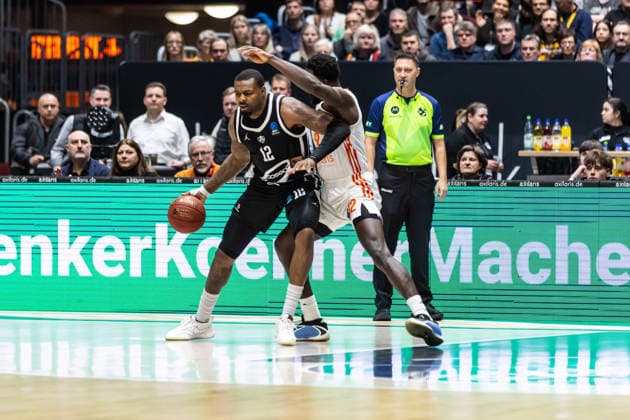GER, BKT EuroCup, season 2025 2026, Niners Chemnitz Cosea JL Bourg en Bresse 20 01 2026, Messe, Chemnitz, GER, BKT EuroCup, season 2025 2026, Niners Chemnitz Cosea JL Bourg en Bresse Tajuan Agee Cosea JL Bourg en Bresse 12 , Amadou Sow Niners Chemnitz, 12 Foto Alexander Trienitz Chemnitz Messe Sachsen Germany