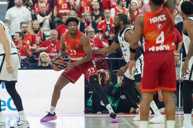 David McCormack FC Bayern Basketball, 33 with Bruno Fernando Partizan Mozzart Bet Belgrade, 24 , GER, FC Bayern Basketball vs Partizan Mozzart Bet Belgrade, Basketball, Euroleague, Matchday 23, Season 2025 2026, 20 01 2026, GER, FC Bayern Basketball vs Partizan Mozzart Bet Belgrade, Basketball, Euroleague, Matchday 23, Season 2025 2026, 20 01 2026 Munich Copyright: xEibner-Pressefoto JennixMaulx EP_JML