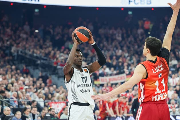 Isaac Bonga Partizan Mozzart Bet Belgrade, 17 with Vladimir Lucic FC Bayern Basketball, 11 , GER, FC Bayern Basketball vs Partizan Mozzart Bet Belgrade, Basketball, Euroleague, Matchday 23, Season 2025 2026, 20 01 2026, GER, FC Bayern Basketball vs Partizan Mozzart Bet Belgrade, Basketball, Euroleague, Matchday 23, Season 2025 2026, 20 01 2026 Munich Copyright: xEibner-Pressefoto JennixMaulx EP_JML