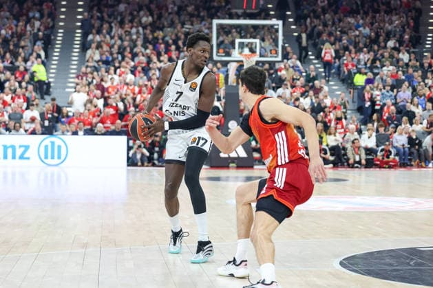 Isaac Bonga Partizan Mozzart Bet Belgrade, 17 with Vladimir Lucic FC Bayern Basketball, 11 , GER, FC Bayern Basketball vs Partizan Mozzart Bet Belgrade, Basketball, Euroleague, Matchday 23, Season 2025 2026, 20 01 2026, GER, FC Bayern Basketball vs Partizan Mozzart Bet Belgrade, Basketball, Euroleague, Matchday 23, Season 2025 2026, 20 01 2026 Munich Copyright: xEibner-Pressefoto JennixMaulx EP_JML