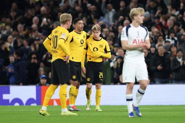 . - Tottenham Hotspur v Borussia Dortmund, UEFA Champions League, League Phase, Tottenham Hotspur Stadium, London, England. - 20th January 2026. (C) Daniel Weir Crystal Pix Daniel Svensson of Borussia Dortmund looks disappointed & dejected after being shown a red card and sent off. - Tottenham Hotspur v Borussia Dortmund, UEFA Champions League, League Phase, Tottenham Hotspur Stadium, London, England. - 20th January 2026. (C) Daniel Weir Crystal Pix London Tottenham Hotspur Stadium United Kingdom Copyright: xDanielxWeirx CP_Tottenham_Dortmund_200126_DW_23