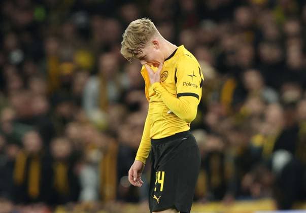 . - Tottenham Hotspur v Borussia Dortmund, UEFA Champions League, League Phase, Tottenham Hotspur Stadium, London, England. - 20th January 2026. (C) Daniel Weir Crystal Pix Daniel Svensson of Borussia Dortmund looks disappointed & dejected after being shown a red card and sent off. - Tottenham Hotspur v Borussia Dortmund, UEFA Champions League, League Phase, Tottenham Hotspur Stadium, London, England. - 20th January 2026. (C) Daniel Weir Crystal Pix London Tottenham Hotspur Stadium United Kingdom Copyright: xDanielxWeirx CP_Tottenham_Dortmund_200126_DW_26