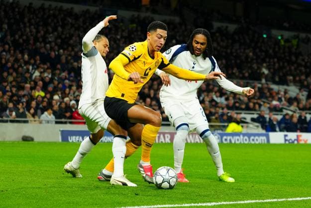 Jobe Bellingham of Borussia Dortmund in between Xavi Simons and Djed Spence of Tottenham Hotspur Tottenham Hotspur v Borussia Dortmund, UEFA Champions League, Group Stage, Football, Tottenham Hotspur Stadium, London, UK - 20 Jan 2026London Tottenham Hotspur Stadium United Kingdom EDITORIAL USE ONLY No use with unauthorised audio, video, data, fixture lists, club league logos or live services. Online in-match use limited to 120 images, no video emulation. No use in betting, games or single club league player publications. Copyright: xJavierxGarcia Shutterstockx 16348311bk