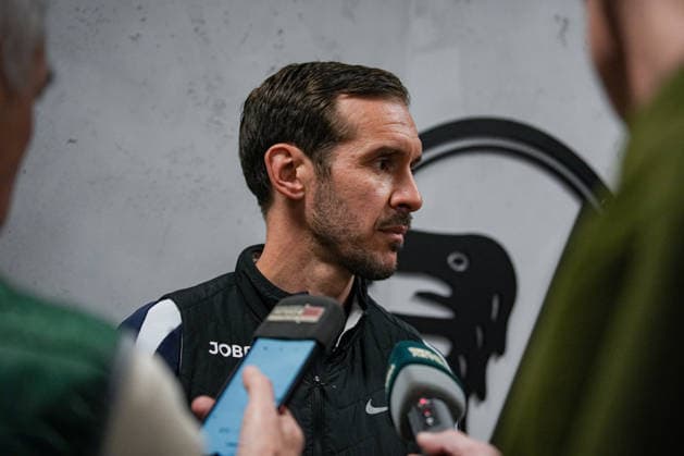 Soccer, Bundesliga, Men, Freiburg Europa Park Stadion, Sport, Europa Park Stadion, Press Conference, Europa League match, Maccabi Tel aviv, Julian Schuster SC Freiburg, Coach Freiburg Europa Park Stadion Baden Württemberg Germany Copyright: xFINLEYxMÖRCHx