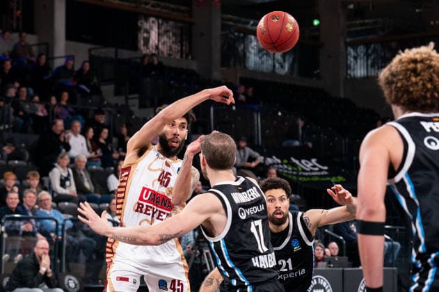 Denzel Valentine Umana Reyer Venice, 45 Pass, GER, Veolia Towers Hamburg vs Umana Reyer Venice, Basketball, EuroCup, Matchday 15, Season 2025 2026, 21 01 2026 GER, Veolia Towers Hamburg vs Umana Reyer Venice, Basketball, EuroCup, Matchday 15, Season 2025 2026, 21 01 2026 Hamburg Copyright: xEibner-Pressefoto MaxxVincenx EP_MVN