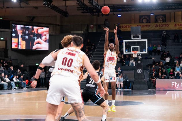 Carl Wheatle Umana Reyer Venice, 10 on throw, GER, Veolia Towers Hamburg vs Umana Reyer Venice, Basketball, EuroCup, Matchday 15, Season 2025 2026, 21 01 2026 GER, Veolia Towers Hamburg vs Umana Reyer Venice, Basketball, EuroCup, Matchday 15, Season 2025 2026, 21 01 2026 Hamburg Copyright: xEibner-Pressefoto MaxxVincenx EP_MVN