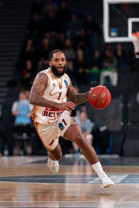 RJ Cole Umana Reyer Venice, 1 dribbling, single image, single photo, portrait, portrait, cropped, GER, Veolia Towers Hamburg vs Umana Reyer Venice, basketball, EuroCup, match day 15, season 2025 2026, 21 01 2026 GER, Veolia Towers Hamburg vs Umana Reyer Venice, basketball, EuroCup, match day 15, season 2025 2026, 21 01 2026 Hamburg Copyright: xEibner-Pressefoto MaxxVincenx EP_MVN