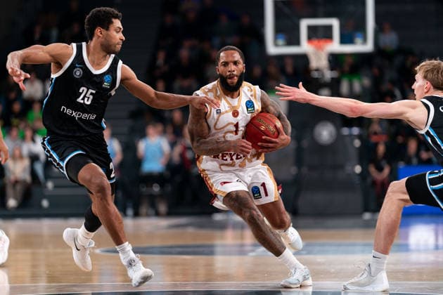 RJ Cole Umana Reyer Venice, 1 on the dribble, GER, Veolia Towers Hamburg vs Umana Reyer Venice, Basketball, EuroCup, Matchday 15, Season 2025 2026, 21 01 2026 GER, Veolia Towers Hamburg vs Umana Reyer Venice, Basketball, EuroCup, Matchday 15, Season 2025 2026, 21 01 2026 Hamburg Copyright: xEibner-Pressefoto MaxxVincenx EP_MVN