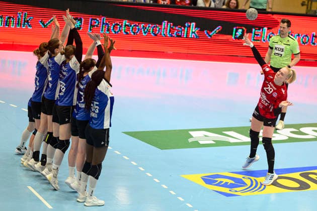 Johanna, Reichert back court, Thueringer HC, 29 , Farrell Njinkeu right wing, HSG Blomberg Lippe, 55 , Laura, Rueffieux circle wing, HSG Blomberg Lippe, 3 , Nieke, Kuehne back court left, HSG Blomberg Lippe, 9 GER, Thuringia, Thueringer HC vs HSG Blomberg Lippe, Alsco Handball Bundesliga Frauen, 1 Handballbundesliga Frauen, Handball, 14 Matchday, Season 2025 2026, 21 01 2026 GER, Thuringia, Thueringer HC vs HSG Blomberg Lippe, Alsco Handball Bundesliga Frauen, 1 Handballbundesliga Frauen, Handball, 14 Matchday, Season 2025 2026, 21 01 2026 Bad Langensalza Copyright: xEibner-Pressefoto MartinxHerbstx EP_MHT