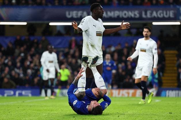 Enzo Fernandez of Chelsea fouled by Derrick Luckassen of Pafos Chelsea v Pafos, UEFA Champions League, Group Stage, Football, Stamford Bridge, London, UK - 21 Jan 2026London Stamford Bridge United Kingdom EDITORIAL USE ONLY No use with unauthorised audio, video, data, fixture lists, club league logos or live services. Online in-match use limited to 120 images, no video emulation. No use in betting, games or single club league player publications. Copyright: xSimonxDael Shutterstockx 16348356ae