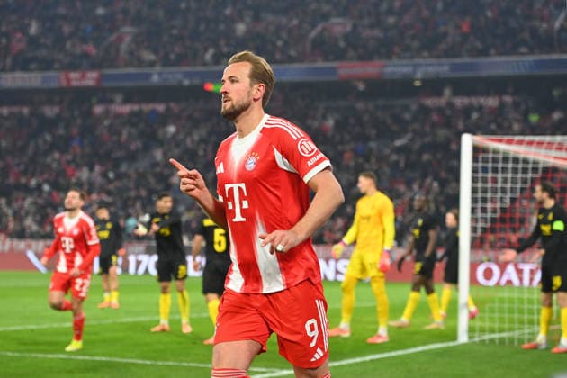 Goal celebration Harry KANE Bayern Muenchen after goal to 1 0, cheering, joy, enthusiasm, action, single picture, cropped single motif, half figure, half figure football Champions League, season 2025 26, league phase FC Bayern Muenchen Royale Union Saint Gilloise 2 0 on 21 01 2026