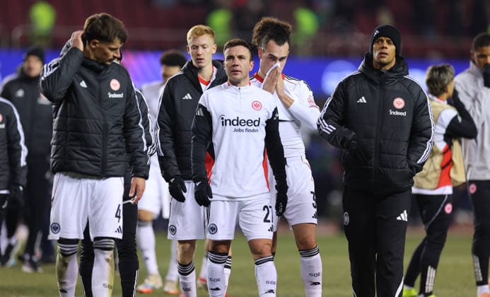 21 01 2026, Football UEFA Champions League, Qarabag Agdam FK Eintracht Frankfurt, v l , Robin Koch Eintracht Frankfurt , Hugo Larsson Eintracht Frankfurt , Mario Götze Eintracht Frankfurt , Arthur Theate Eintracht Frankfurt , Timothy Chandler Eintracht Frankfurt disappointed, disappointed looking, dissapointed, sad, frustrated, frustrated, frustrated DFL DFB REGULATIONS PROHIBIT ANY USE OF PHOTOGRAPHS AS IMAGE SEQUENCES AND OR QUASI VIDEO xdcx Copyright: HMBxMedia Claus