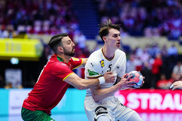 Miguel Neves Portugal, 20 , Miro Schluroff Germany, 05 DEN, Germany vs Portugal, Handball, EHF European Championship 2026, Main Round, Matchday 1, 22 01 2026 DEN, Germany vs Portugal, Handball, EHF European Championship 2026, Main Round, Matchday 1, 22 01 2026 Herning Copyright: xEibner-Pressefoto MarcelxvonxFehrnx EP_MFN