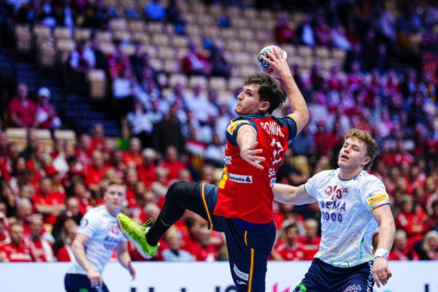 Throw Goal Victor Romero Spain, 37 DEN, Spain vs, Norway, Handball, EHF European Championship 2026, Main Round, Matchday 1, 22 01 2026 DEN, Spain vs, Norway, Handball, EHF European Championship 2026, Main Round, Matchday 1, 22 01 2026 Herning Copyright: xEibner-Pressefoto MarcelxvonxFehrnx EP_MFN