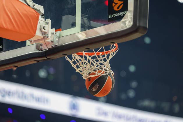 The official match ball of the Basketball Euroleague in the basket, GER, FC Bayern Basketball vs Valencia Basket, Basketball, Euroleague, 24 Matchday, Season 2025 2026, 22 01 2026, GER, FC Bayern Basketball vs Valencia Basket, Basketball, Euroleague, 24 Matchday, Season 2025 2026, 22 01 2026 Munich Copyright: xEibner-Pressefoto JennixMaulx EP_JML